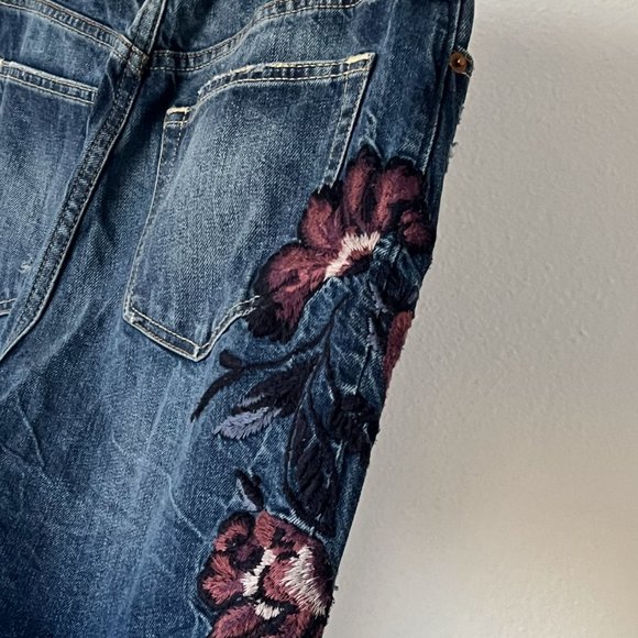 Abercrombie & Fitch Annie High Rise Boho Embroidered Floral Girlfriend Jeans - Picture 6 of 14
